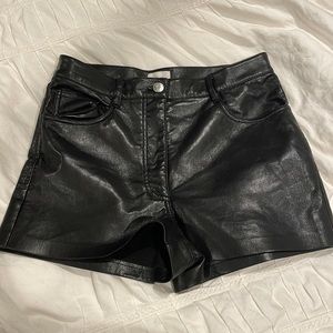Aritzia Wilfred Melina shorts